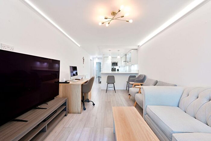 2 Bedroom Flat For Sale In Clare House, Hanwell, London, W7