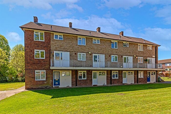 2 Bedroom Maisonette For Sale In Hughenden Road, St Albans, AL4