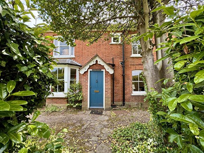 4 Bedroom Detached House For Sale In Crookham Road, Fleet, GU51