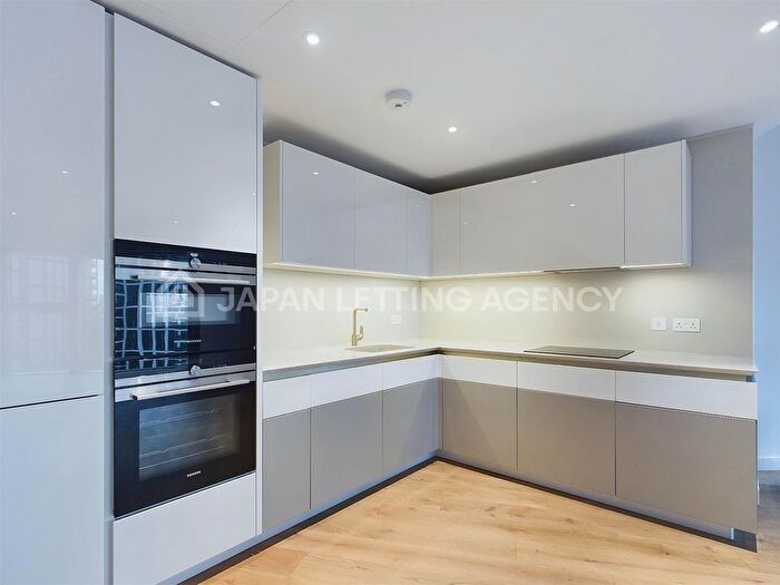 2 Bedroom Flat To Rent In Beechmore House, Electric Boulevard, SW11