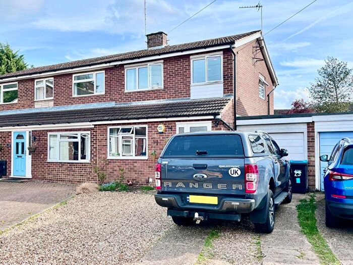 3 Bedroom Semi Detached House For Sale In St. Margarets Close, Newport Pagnell, MK16