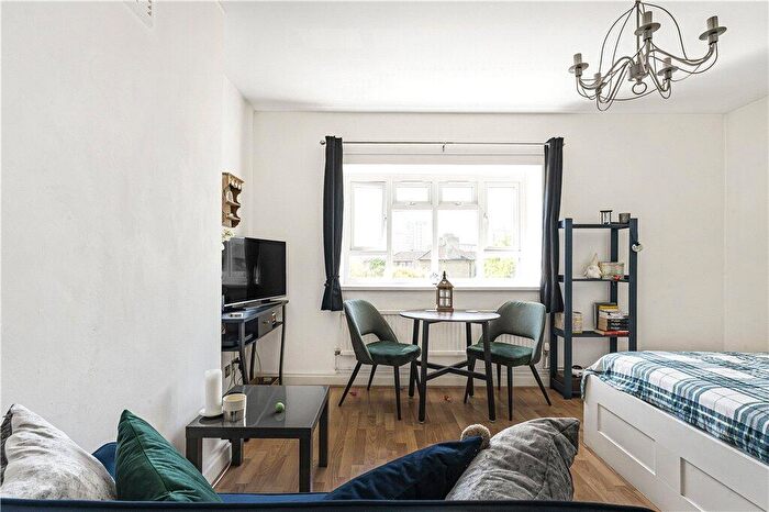 Studio To Rent In Beccles Street, London, E14