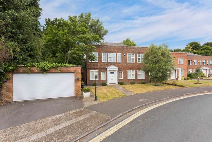4 Bedroom Detached House To Rent In Tellisford, Esher, Surrey, KT10