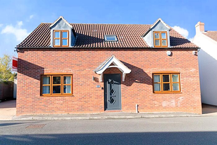 3 Bedroom Detached House For Sale In Peterson Drive, New Waltham, Grimsby, DN36