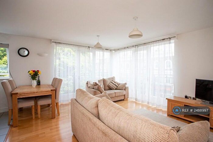 2 Bedroom Flat To Rent In Clephane Road, London, N1