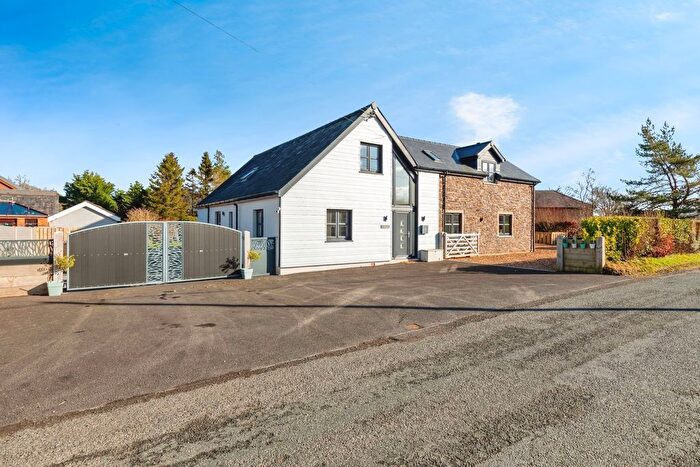 5 Bedroom Detached House For Sale In Bronwydd Arms, Carmarthen, Carmarthenshire, SA33