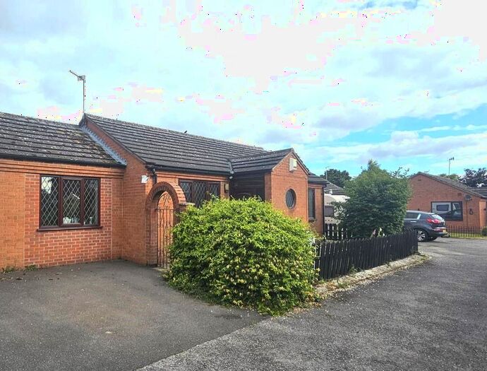 3 Bedroom Detached Bungalow To Rent In Eton Avenue, Newark, NG24