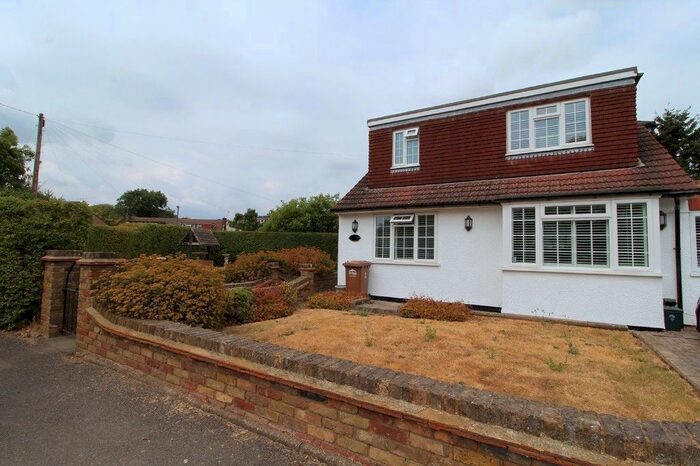 1 Bedroom Flat To Rent In Gibson Place, Stanwell, Staines, TW19