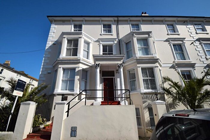 1 Bedroom Flat To Rent In Pevensey Road, Eastbourne, BN21