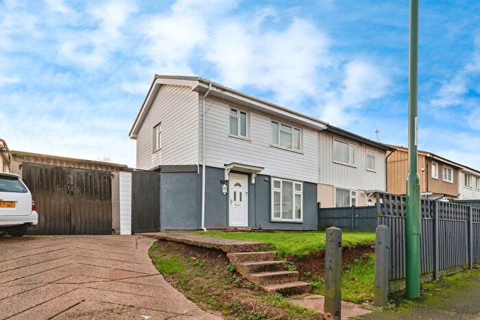 3 Bedroom Semi Detached House For Sale In Wigman Road, Nottingham, NG8