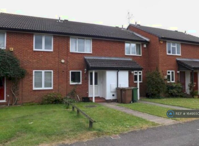 2 Bedroom Terraced House To Rent In Bushmead Road, Luton, LU2