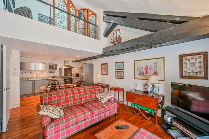 2 Bedroom Flat To Rent In The Highway, Limehouse, London, E1W