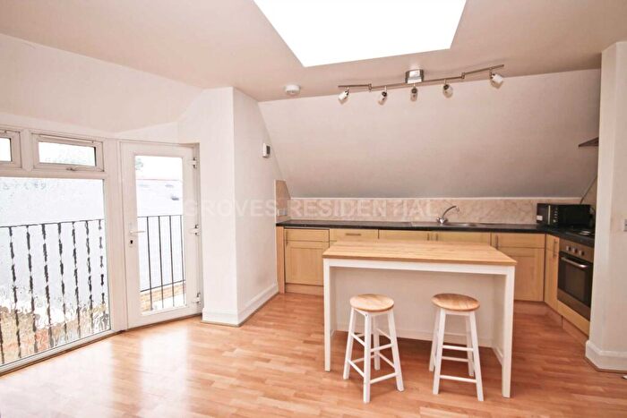 1 Bedroom Flat To Rent In Cheam Common Road, Worcester Park, KT4