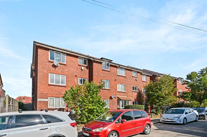 1 Bedroom Flat For Sale In Buckingham Road, Harrow, HA1