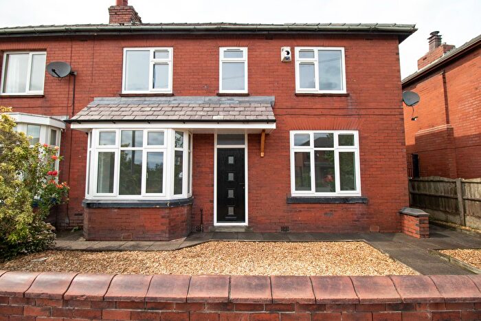 3 Bedroom Semi-Detached House For Sale In Buckley Lane, Farnworth, Bolton, BL4