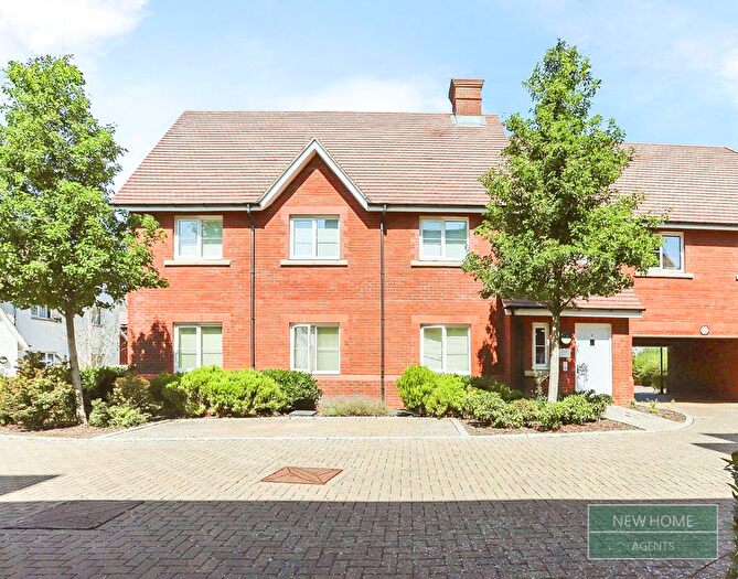 1 Bedroom Flat For Sale In Burden Road, Tadpole Garden Village, Swindon, SN25