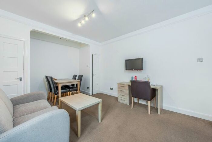 1 Bedroom Flat To Rent In Upper Woburn Place, London, WC1H