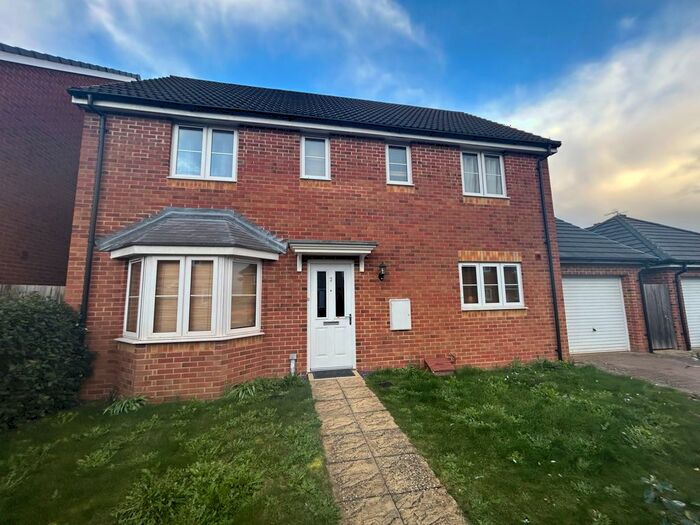 4 Bedroom Property To Rent In Poppy Fields, Upper Stratton, Swindon, SN2