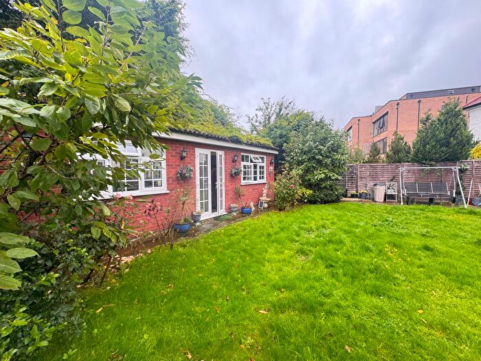 1 Bedroom Bungalow To Rent In Forty Lane, Wembley, HA9