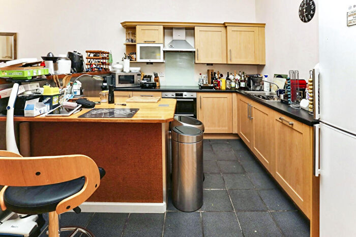 2 Bedroom Apartment For Sale In St. Georges Walk, Gosport, PO12