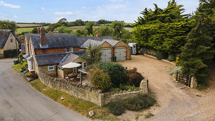 5 Bedroom Detached House For Sale In Common Street, Ravenstone, MK46