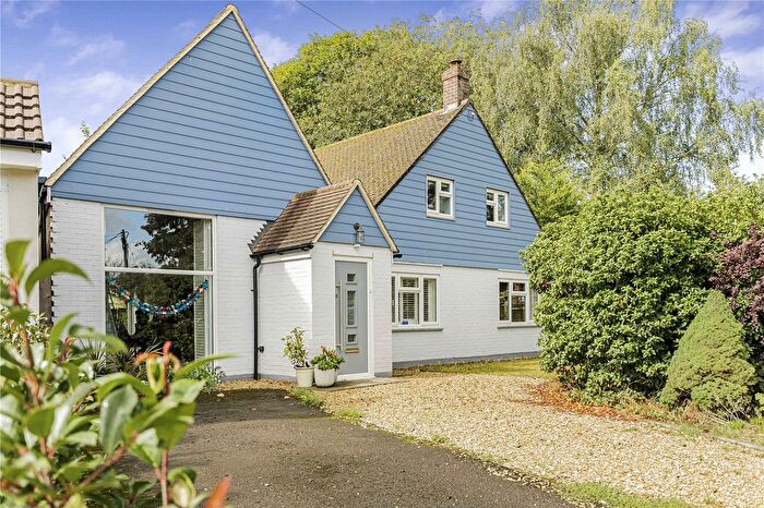 4 Bedroom Detached House For Sale In Cratlands Close, Stadhampton, OX44
