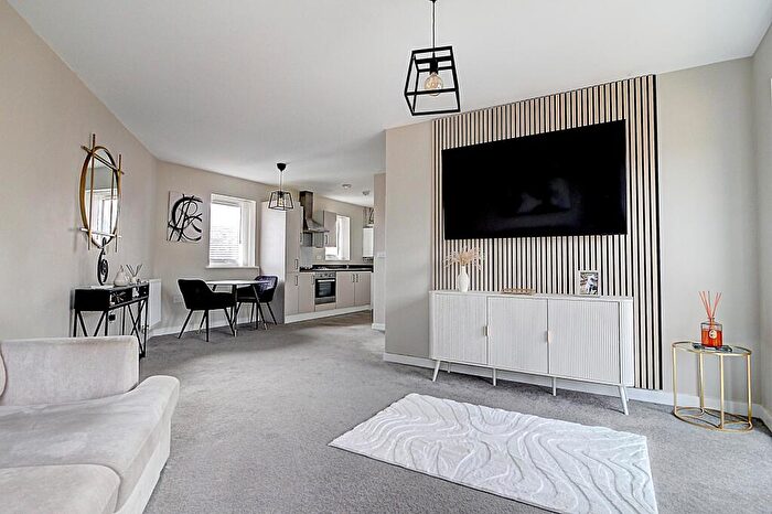 2 Bedroom Apartment For Sale In Condor Way, Basingstoke, RG24