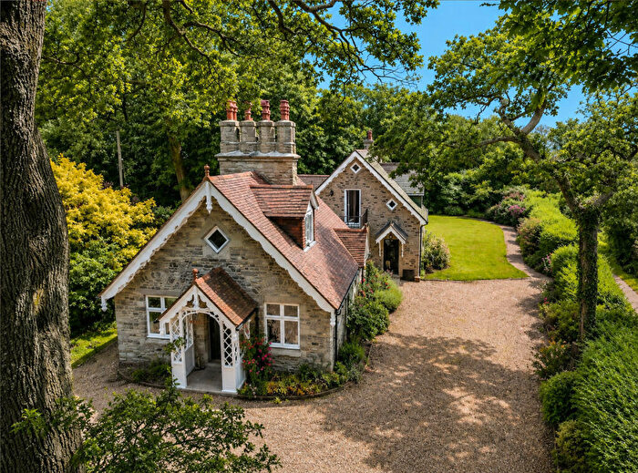2 Bedroom Detached House For Sale In Abbey Hill, Southampton, SO31
