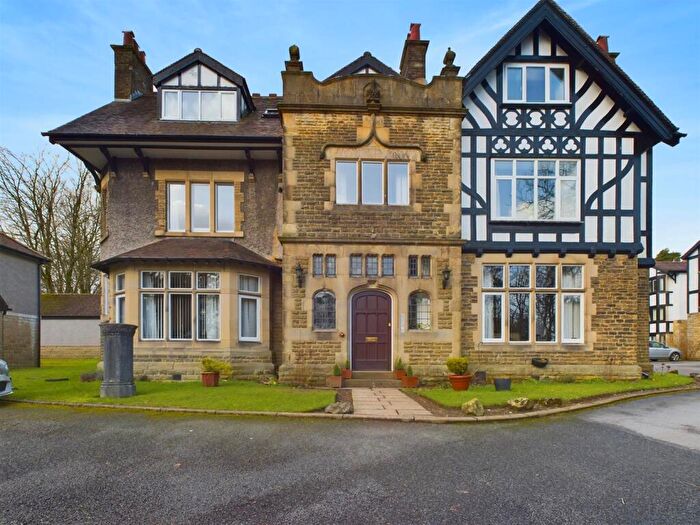 3 Bedroom Penthouse To Rent In Park Road, Buxton, SK17