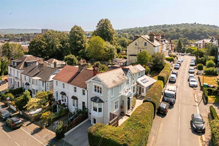 4 Bedroom House For Sale In Grovehill Road, Redhill, RH1