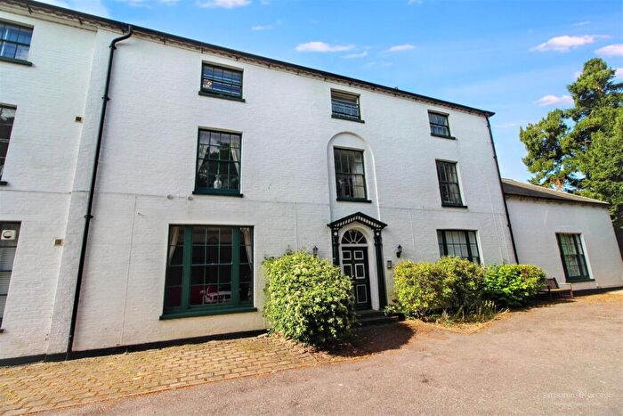1 Bedroom Apartment For Sale In Trenthams Close, Purley On Thames, Reading, RG8