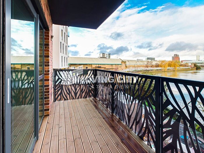 2 Bedroom Flat For Sale In Cityview Point, Leven Road, E14