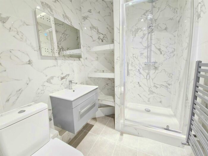 2 Bedroom Apartment To Rent In Deyncourt Gardens, Upminster, RM14