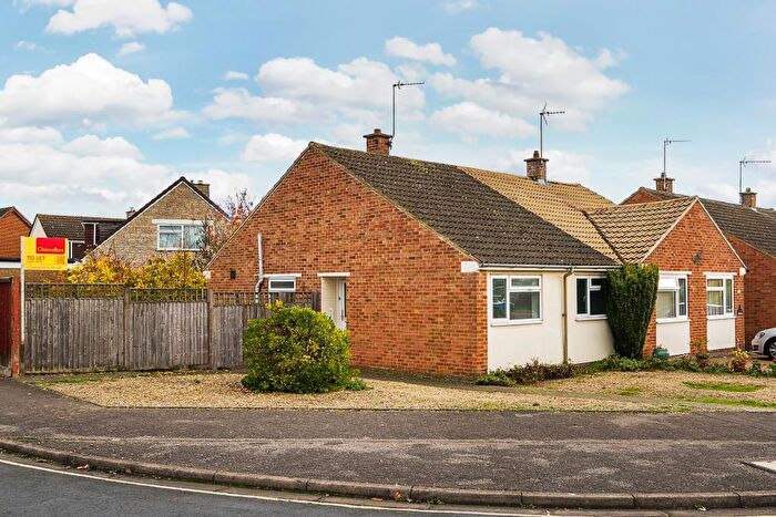 2 Bedroom Semi-Detached Bungalow To Rent In Balliol Road, Bicester, OX26