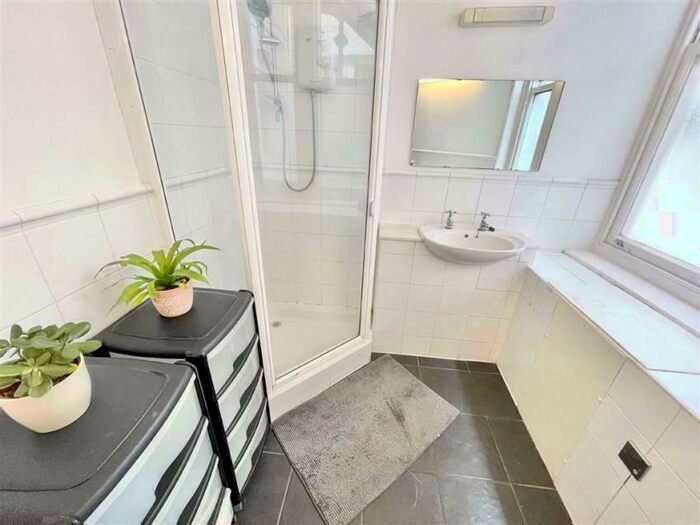 1 Bedroom Flat To Rent In Flat, Shannon Court, Corn StreetBristol, BS1