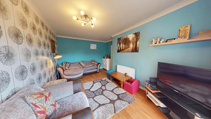 3 Bedroom End Of Terrace House For Sale In Crawley Close, Corringham, Stanford-Le-Hope, Essex, SS17