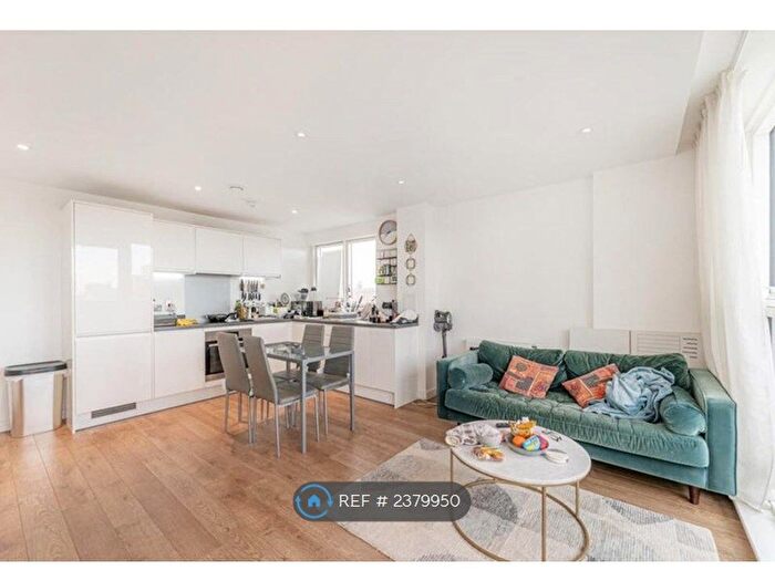 2 Bedroom Flat To Rent In Artisan Apartments, London, E15