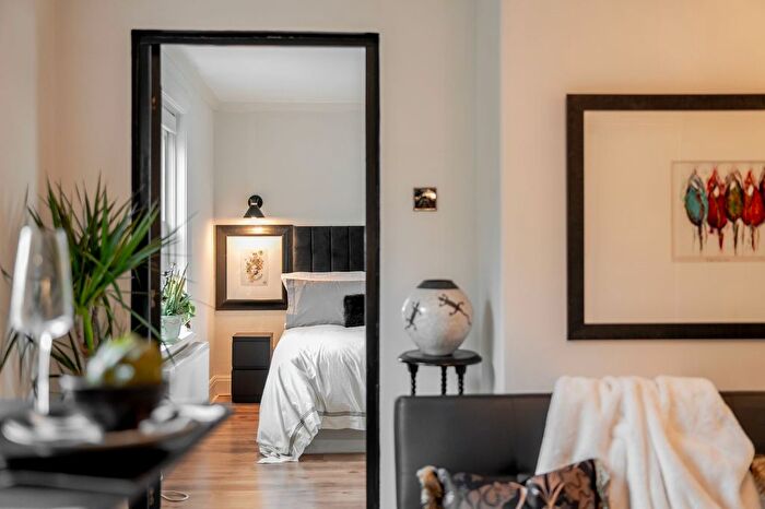 1 Bedroom Penthouse For Sale In Valley Drive, Harrogate, HG2