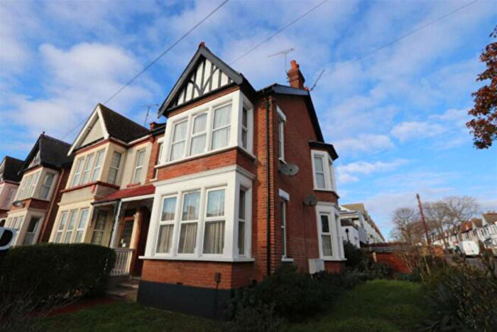 1 Bedroom Flat For Sale In York Road, Southend-on-sea, SS1