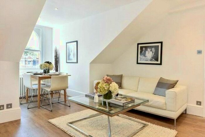 2 Bedroom Flat To Rent In Egerton Gardens, Knightsbridge, SW3