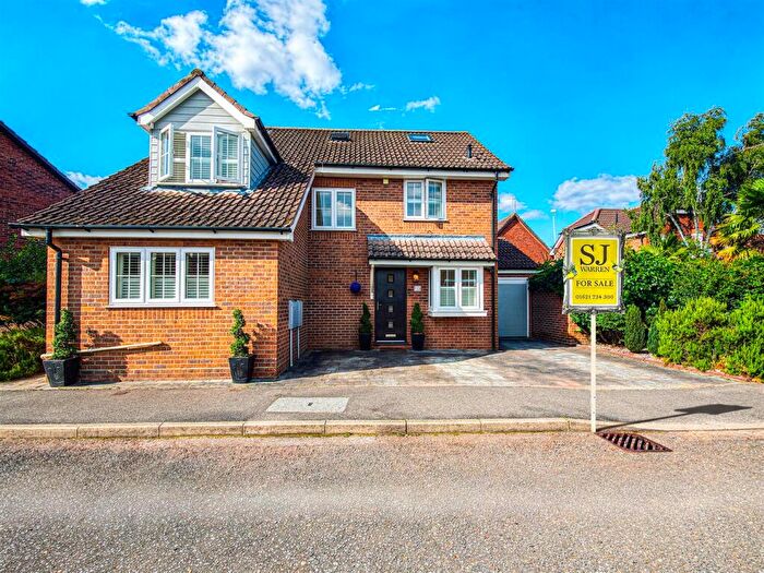 4 Bedroom Detached House For Sale In Leslie Park, Burnham-On-Crouch, CM0