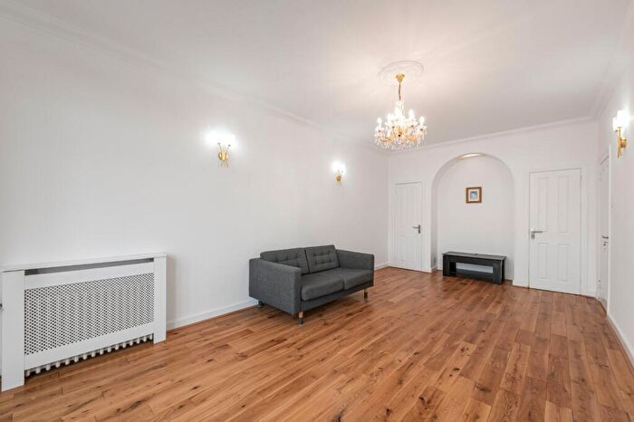 2 Bedroom Flat To Rent In Grove End Road, London, NW8