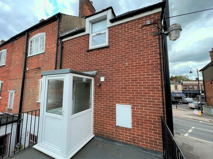 2 Bedroom Maisonette To Rent In Estcourt Street, Devizes, SN10