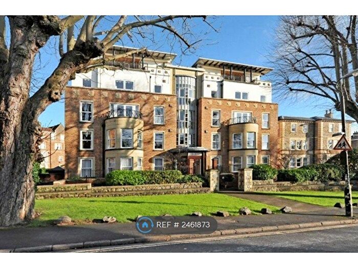 3 Bedroom Flat To Rent In The Avenue, Bristol, BS8