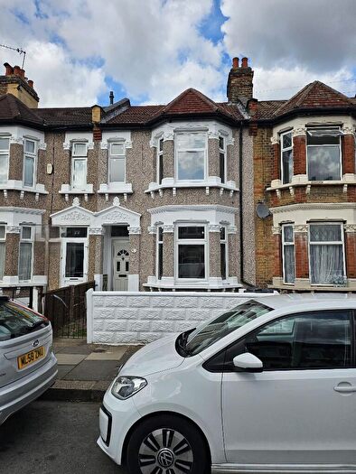 4 Bedroom Terraced House To Rent In Henley Road, Ilford, London, IG1