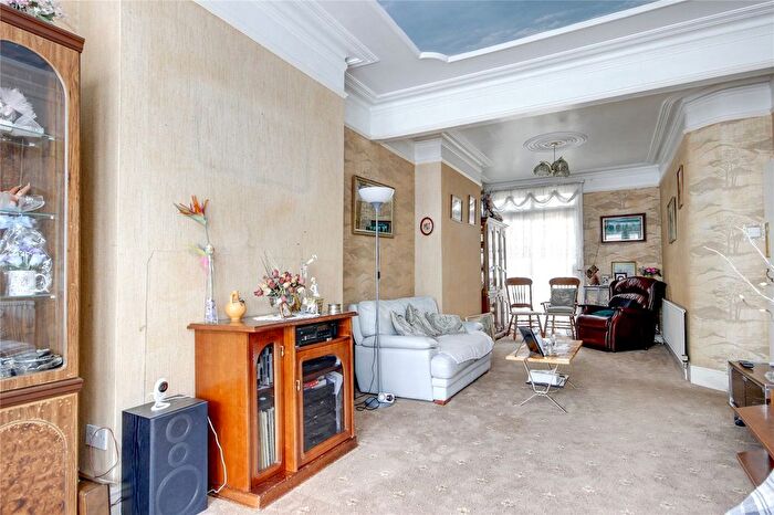 3 Bedroom Terraced House For Sale In Cornwall Avenue, London, N22