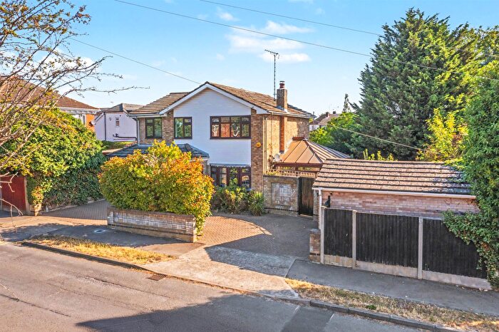 4 Bedroom Detached House For Sale In Jubilee Road, Rayleigh, SS6