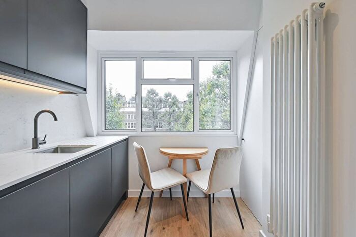 1 Bedroom Flat To Rent In Old Compton Street, Soho, London, W1D