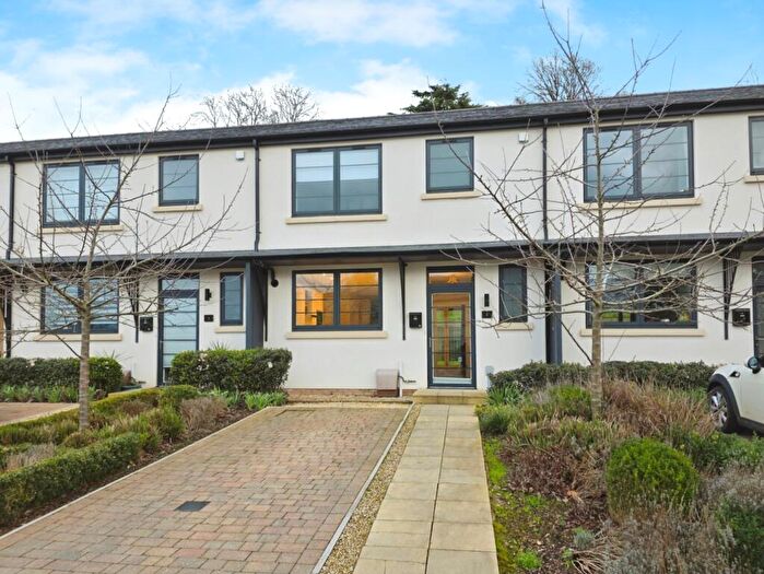 3 Bedroom Terraced House To Rent In Beatrice Webb Lane, Standish, GL10