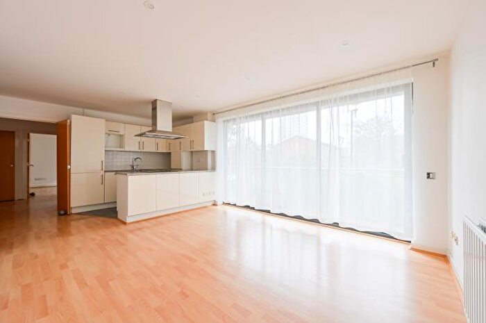 1 Bedroom Flat For Sale In Ocean Wharf, Westferry Road, London, E14